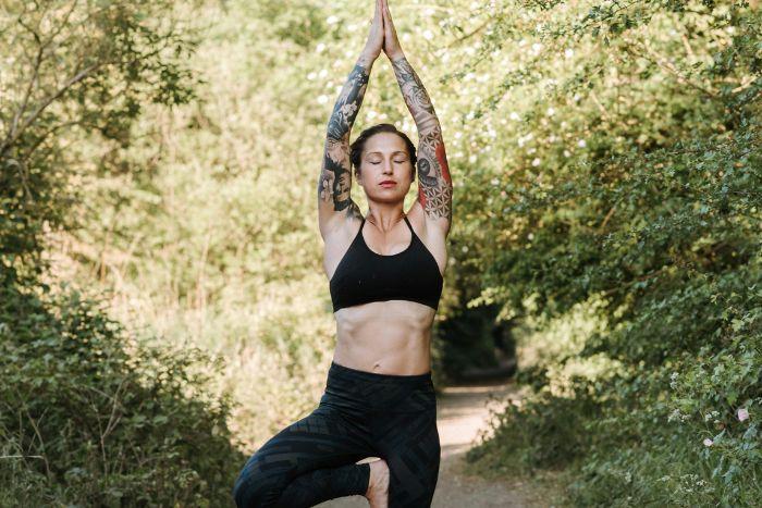 Yoga e concentrazione con lo Vrksasana: la Posizione dell'Albero per 